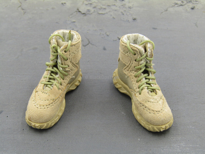 Load image into Gallery viewer, Navy Seal Team 10 - Tan Combat Boots Foot Type
