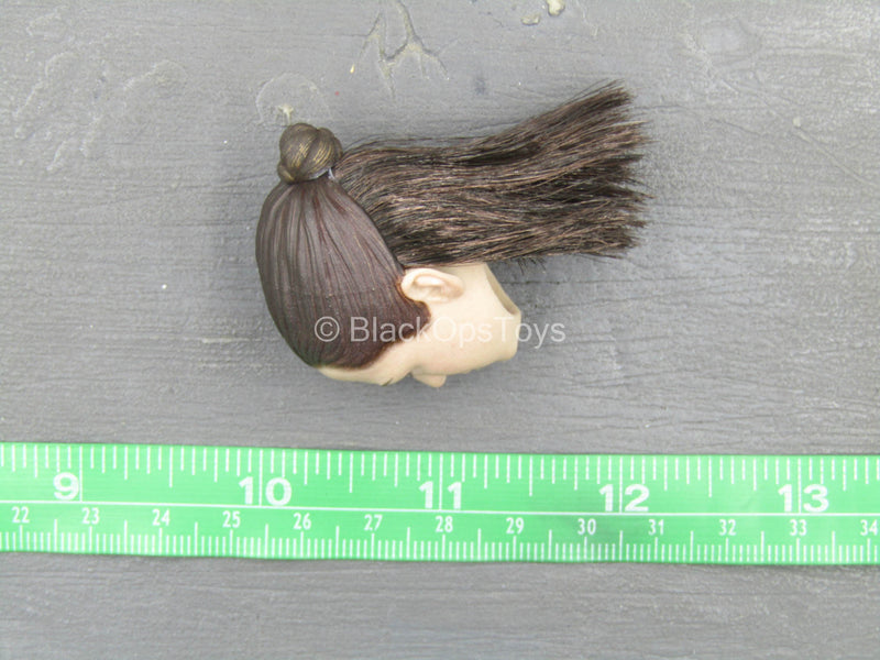 Load image into Gallery viewer, GOT - Arya Stark - Female Head Sculpt
