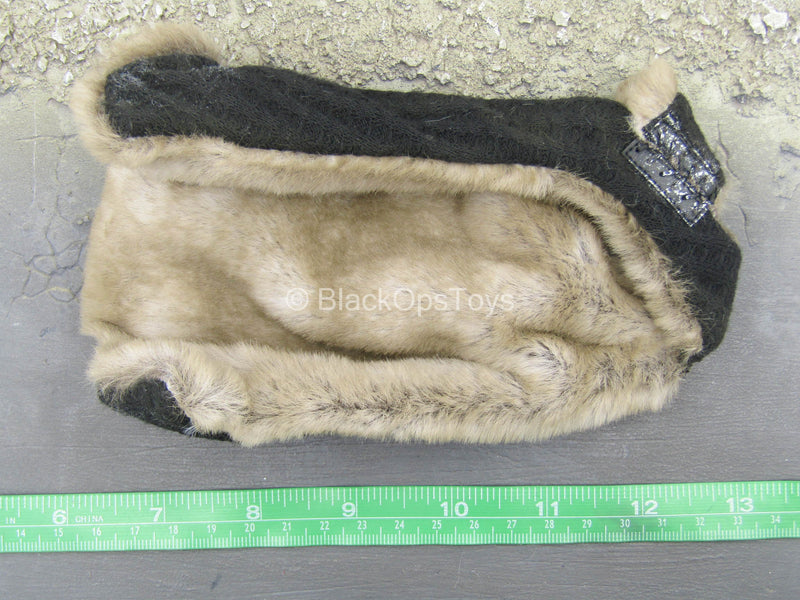 Load image into Gallery viewer, GOT - Arya Stark - Wired Fur-Like Cloak
