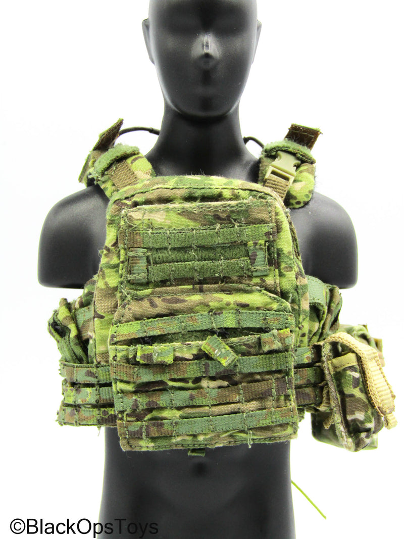 Load image into Gallery viewer, Dam Toys - Multicam MOLLE Combat Vest
