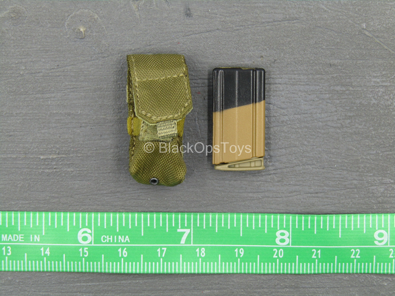 Load image into Gallery viewer, Mark Forester - US CCT - Tan 7.62 Mag Pouch w/Magazine
