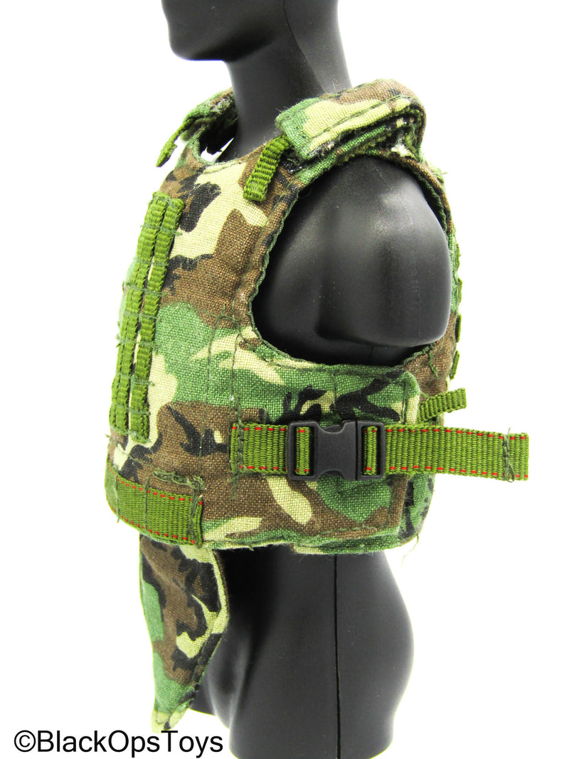 Load image into Gallery viewer, Hot Toys - Green Beret- Woodland Camp Spear Vest
