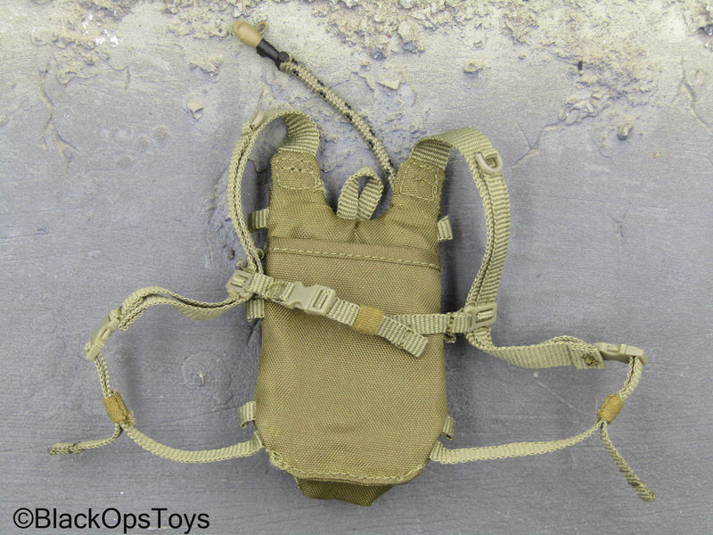 Load image into Gallery viewer, USMC - Green MOLLE Hydration Pack
