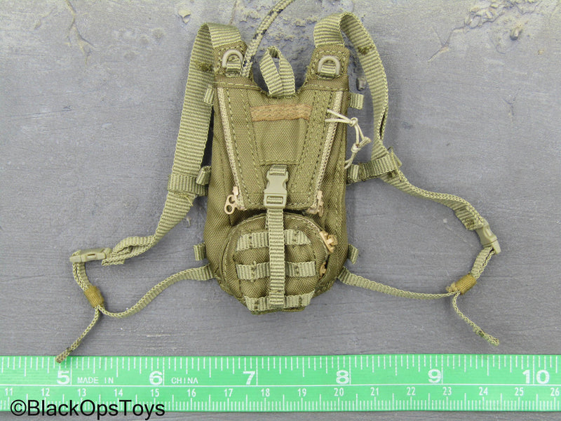 Load image into Gallery viewer, USMC - Green MOLLE Hydration Pack

