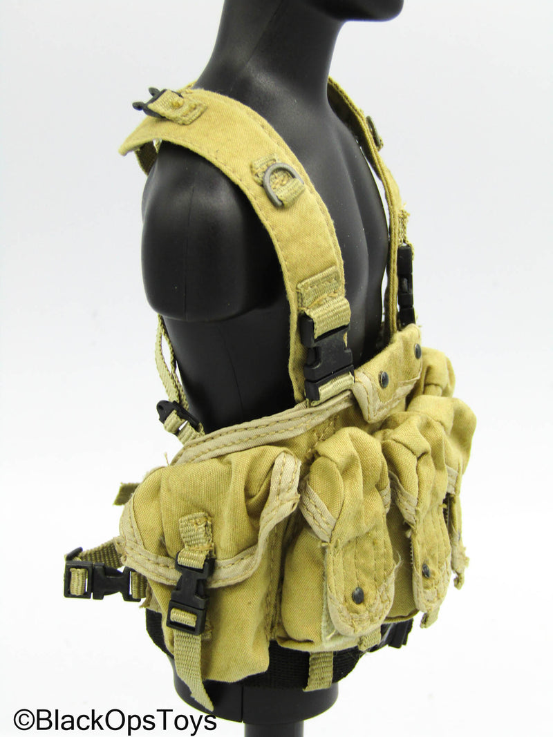 Load image into Gallery viewer, Hot Toys - Polar Mountain Striker - Tan Chest Rig
