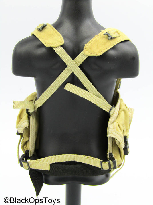 Hot Toys - Polar Mountain Striker - Tan Chest Rig