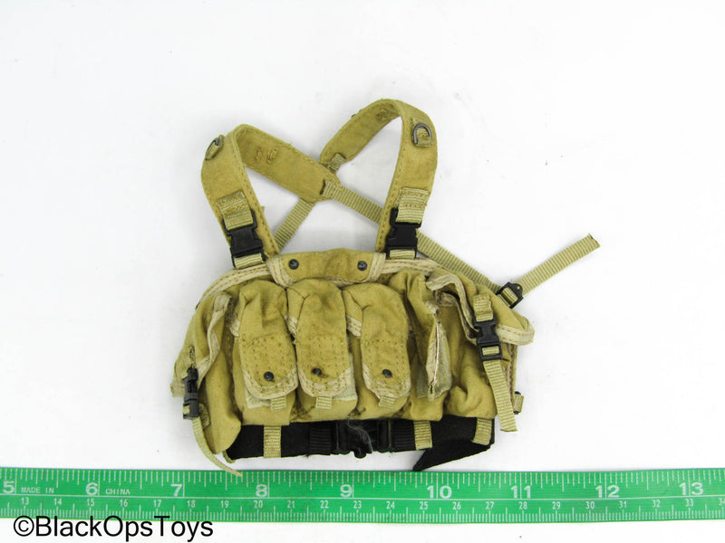 Load image into Gallery viewer, Hot Toys - Polar Mountain Striker - Tan Chest Rig
