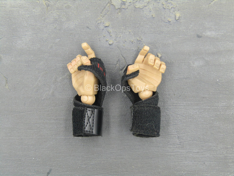 Load image into Gallery viewer, Gangsters Kingdom Spade 3 - Hand Set w/Black Gloves
