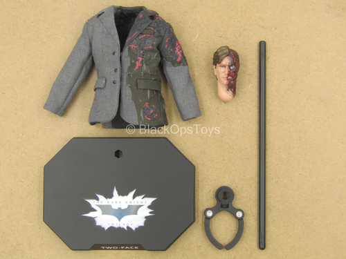 1/12 - Harvey Dent - Grey Jacket w/Head Sculpt & Stand