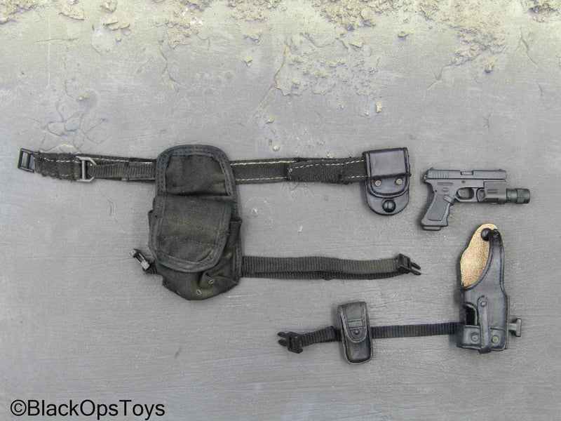 Load image into Gallery viewer, Hot Toys - Black 9mm Pistol w/Black Belt &amp; Pouch Set
