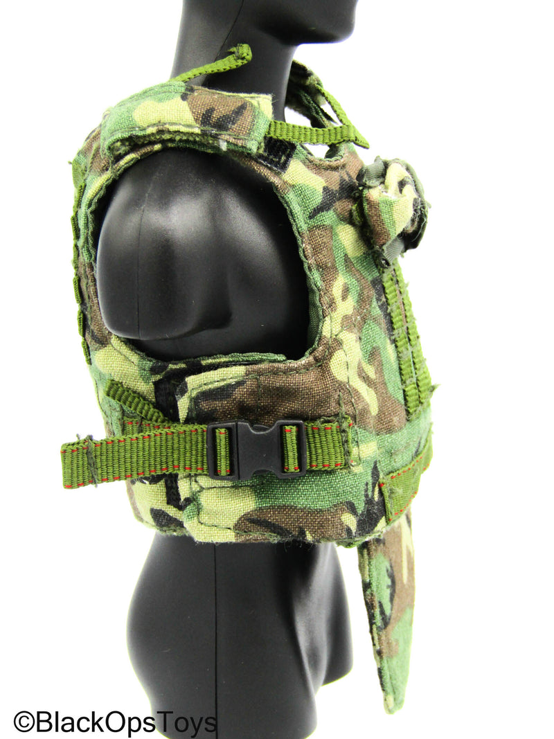 Load image into Gallery viewer, Hot Toys - Green Beret Woodland MOLLE Spear Vest

