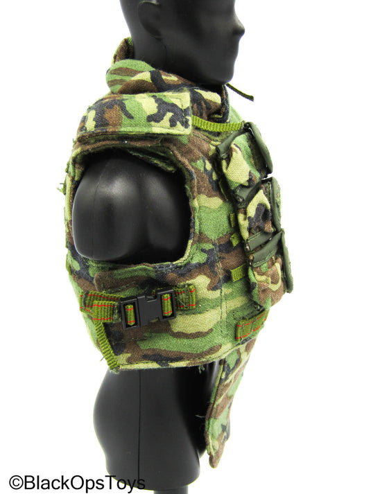 Hot Toys - Green Beret Woodland Camo Spear Combat Vest