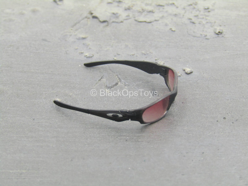 Load image into Gallery viewer, Gangsters Kingdom - Spade 5 - Black Glasses w/Red Lenses
