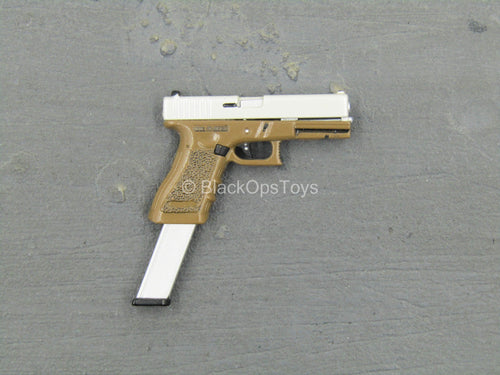 Gangsters Kingdom - Spade 5 - Tan & Silver Pistol w/Extended Mag