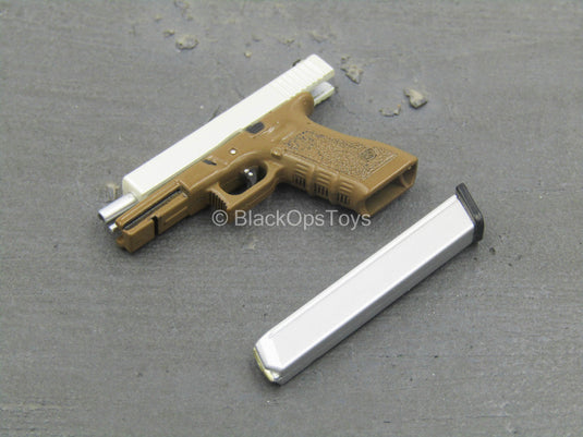 Gangsters Kingdom - Spade 5 - Tan & Silver Pistol w/Extended Mag