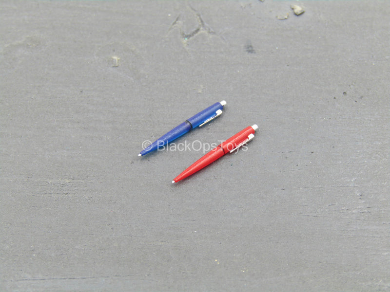 Load image into Gallery viewer, Gangsters Kingdom - Spade 5 - Red &amp; Blue Pen Set
