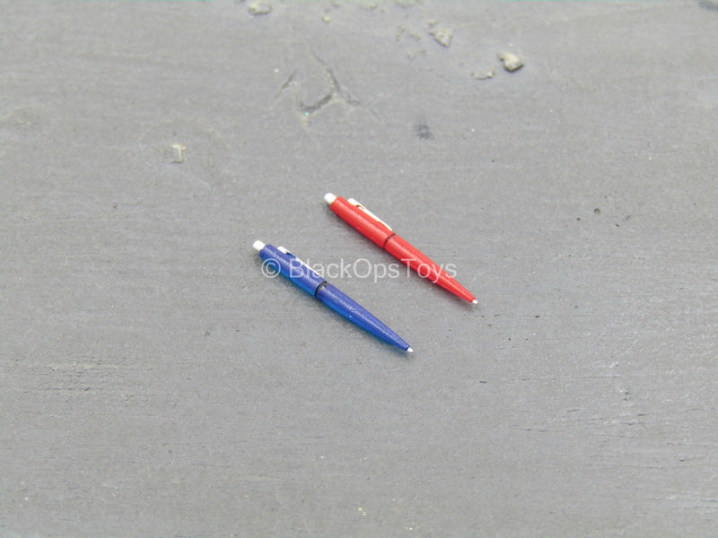 Load image into Gallery viewer, Gangsters Kingdom - Spade 5 - Red &amp; Blue Pen Set
