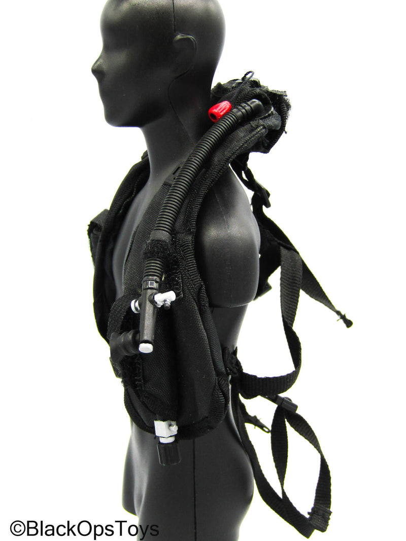 Load image into Gallery viewer, Hot Toys - Black Underwater Life Vest w/Oxygen Tank
