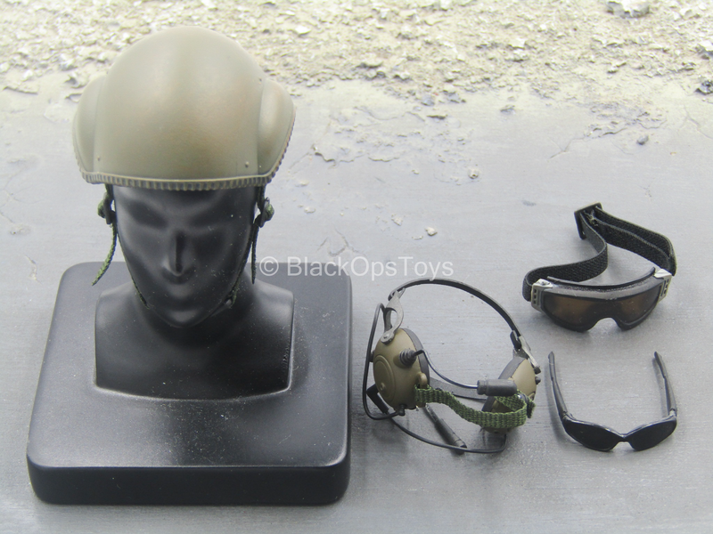 Load image into Gallery viewer, British Tank Army - Helmet w/Goggles &amp; Headphones
