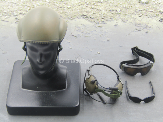 British Tank Army - Helmet w/Goggles & Headphones