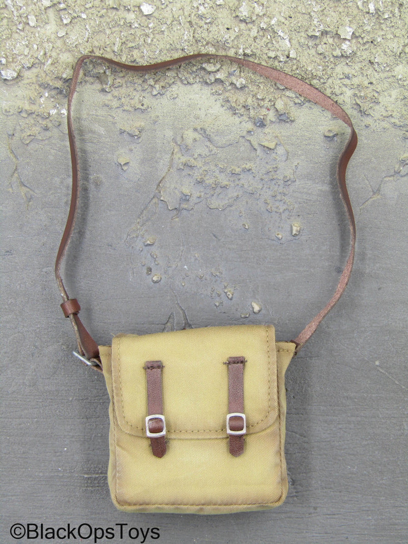 Load image into Gallery viewer, John Wayne - Tan Satchel w/Leather Like Strap
