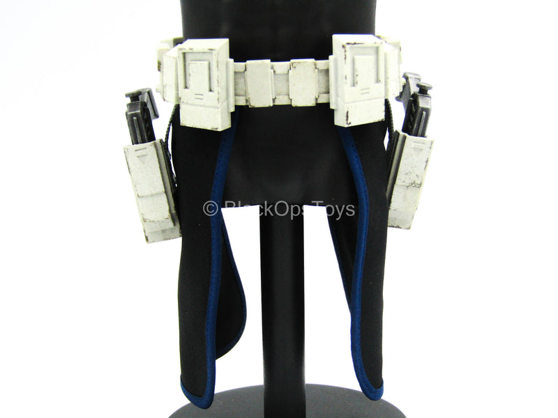 Load image into Gallery viewer, Star Wars - Captain Rex - DC-17 Hand Blasters w/Belt &amp; Skirt
