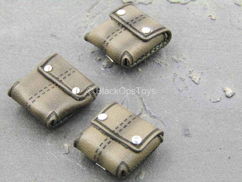 Load image into Gallery viewer, Deadpool - Brown Leather-Like Pouches w/Clip Set Type 1

