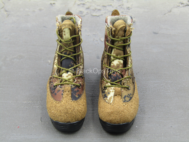 Load image into Gallery viewer, PLA Navy Marine Corps - Arid Type 07 Pixelated Boots (Foot Type)
