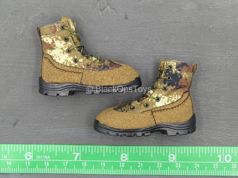 Load image into Gallery viewer, PLA Navy Marine Corps - Arid Type 07 Pixelated Boots (Foot Type)
