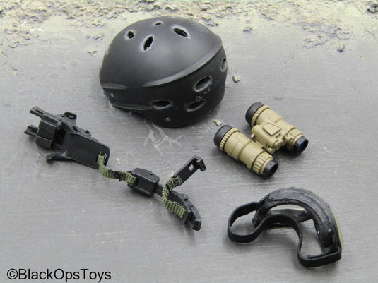 Hot Toys - Black Helmet w/NVG Set