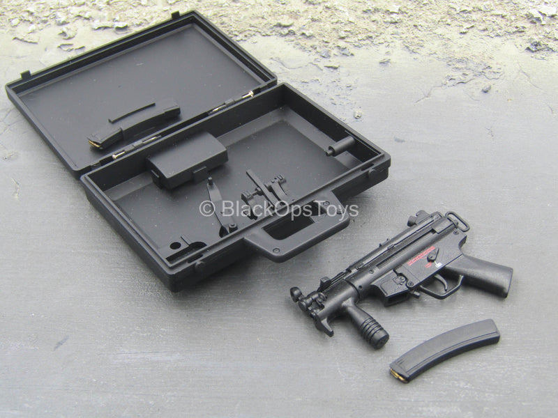 Load image into Gallery viewer, G4 Michael Chan Police FBI - Black MP5 w/Briefcase
