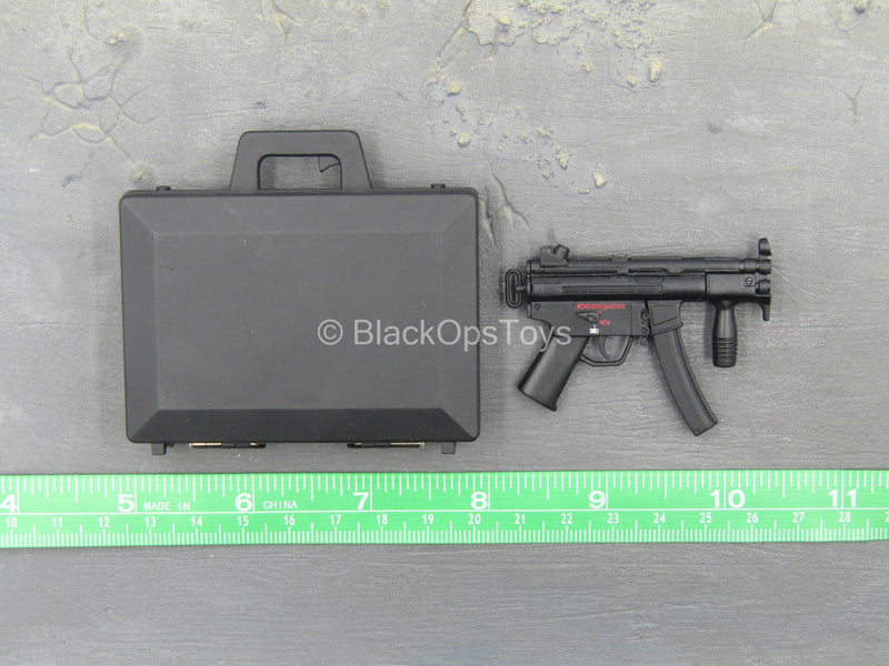 Load image into Gallery viewer, G4 Michael Chan Police FBI - Black MP5 w/Briefcase
