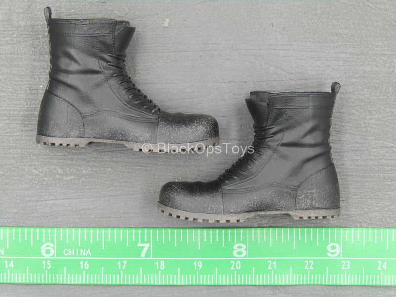 Load image into Gallery viewer, Mr Butcher - Black Boots (Peg Type)
