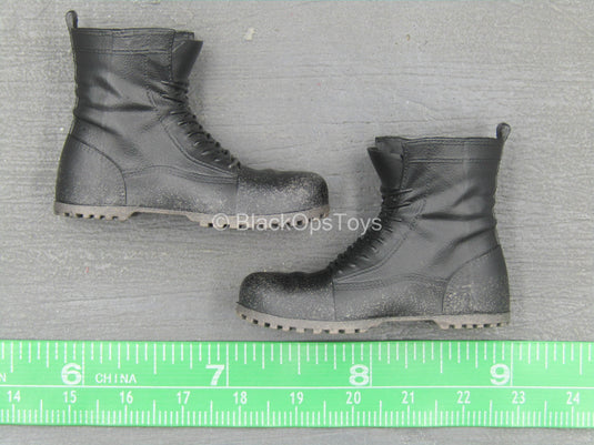 Mr Butcher - Black Boots (Peg Type)