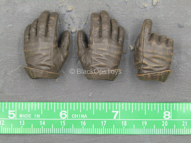 Load image into Gallery viewer, Star Wars - Han Solo - Brown Gloved Hand Set (Type 1)
