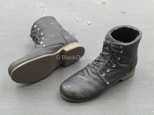Mission Imcomple - Black Shoes (Foot Type)