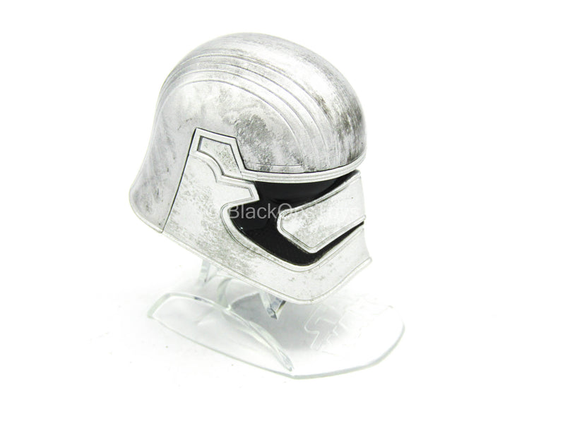 Load image into Gallery viewer, Star Wars - Metal Captain Phasma Helmet On Stand

