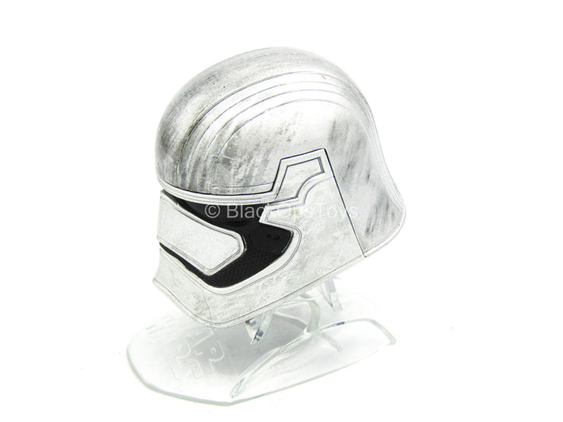 Load image into Gallery viewer, Star Wars - Metal Captain Phasma Helmet On Stand
