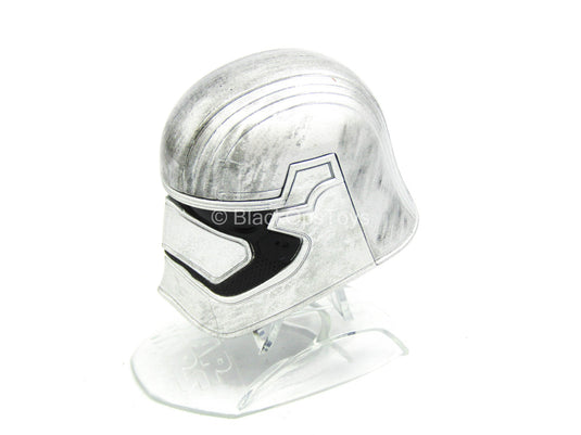 Star Wars - Metal Captain Phasma Helmet On Stand