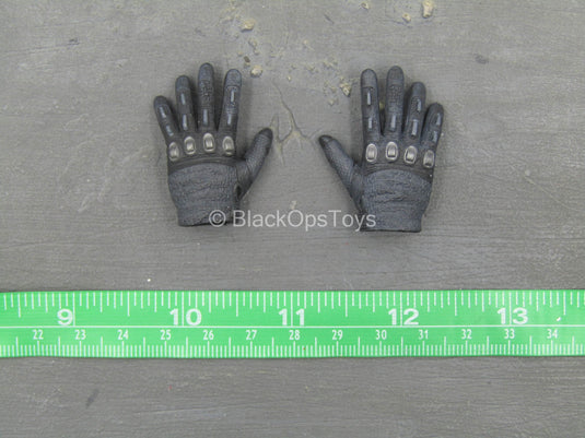 GI JOE - Snake Eyes - Black Gloved Hand Set (x2)