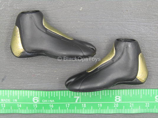 Destiny 2 - Hunter Golden Trace - Black & Gold Boots (Peg Type)