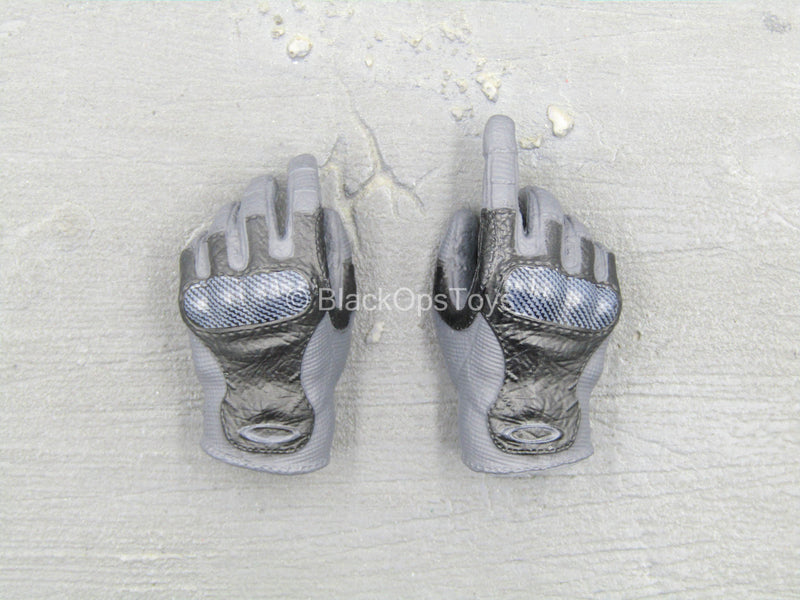 Load image into Gallery viewer, Phantom Modern Version - Black &amp; Grey Right Triggered Gloved Hand Set
