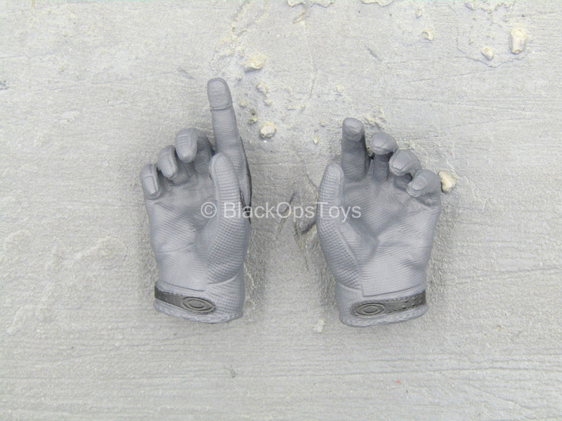 Load image into Gallery viewer, Phantom Modern Version - Black &amp; Grey Right Triggered Gloved Hand Set
