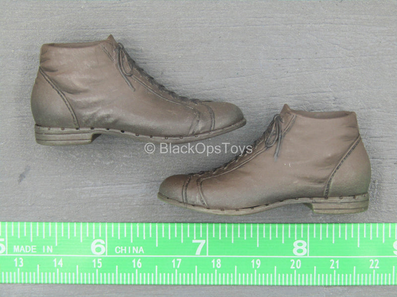Load image into Gallery viewer, The Expendables 2 - Barney Ross - Brown Shoes (Peg Type)
