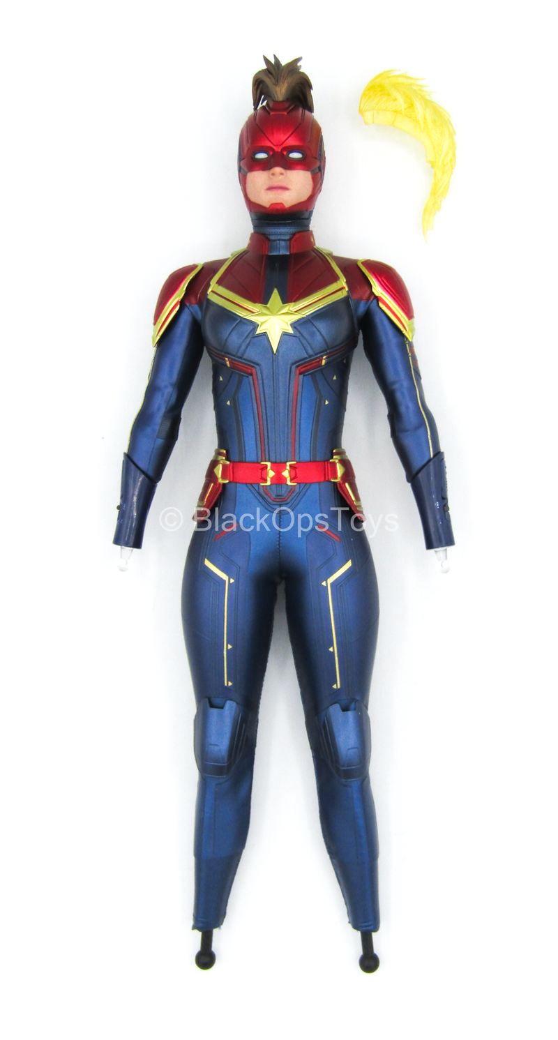 Load image into Gallery viewer, Captain Marvel - Female Body w/Head Sculpt &amp; Light Up Action
