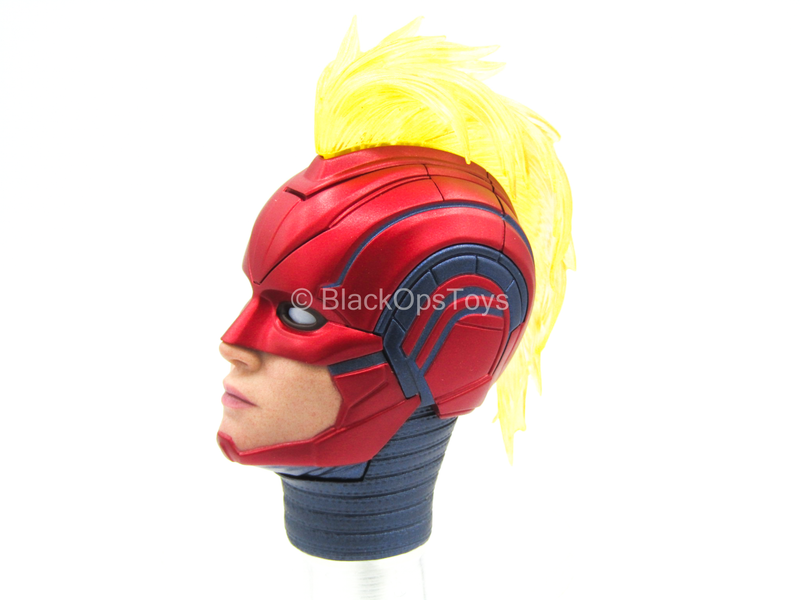 Load image into Gallery viewer, Captain Marvel - Female Body w/Head Sculpt &amp; Light Up Action
