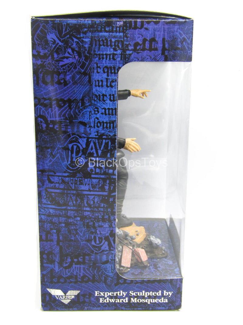 Load image into Gallery viewer, 9&quot; Figure - Buffy the Vampire Slayer - Master - MINT IN BOX
