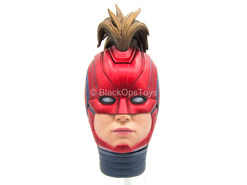 Load image into Gallery viewer, Captain Marvel - Female Body w/Head Sculpt &amp; Light Up Action
