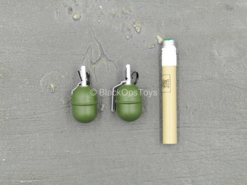 Load image into Gallery viewer, Russian Motorized Rifle Brigade - Grenades &amp; Flare
