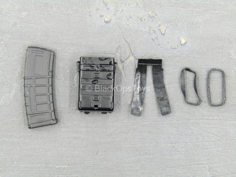 Load image into Gallery viewer, Close Quarter Battle - Black Assault Rifle Magazine Holster
